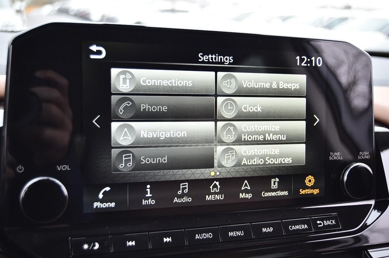 Nissan Pathfinder Vehicle Full-screen Gallery Image 18