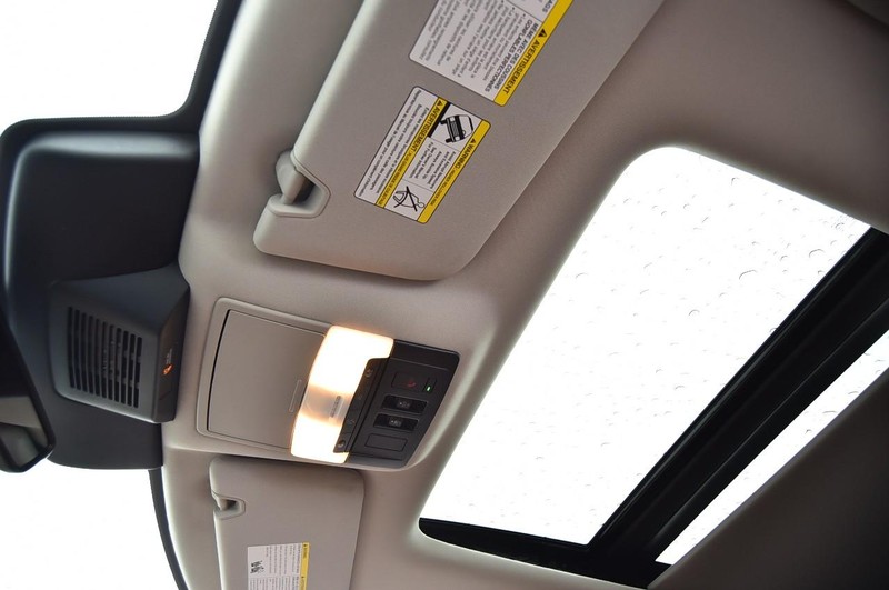 Nissan Pathfinder Vehicle Full-screen Gallery Image 26