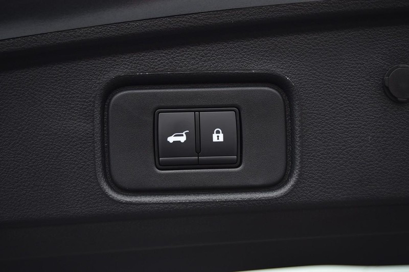 Nissan Pathfinder Vehicle Full-screen Gallery Image 32