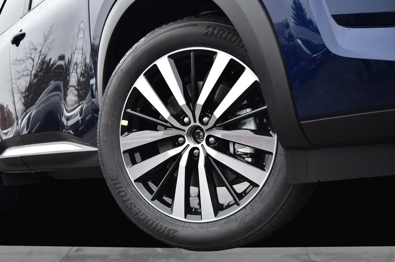 Nissan Pathfinder Vehicle Image 03