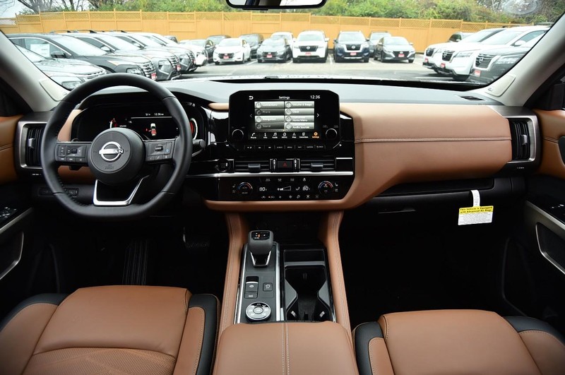 Nissan Pathfinder Vehicle Image 08