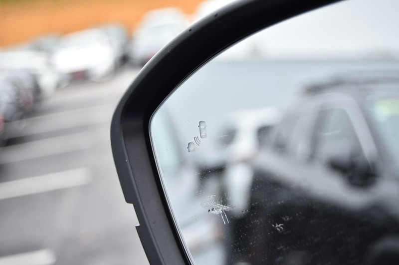 Nissan Pathfinder Vehicle Image 11