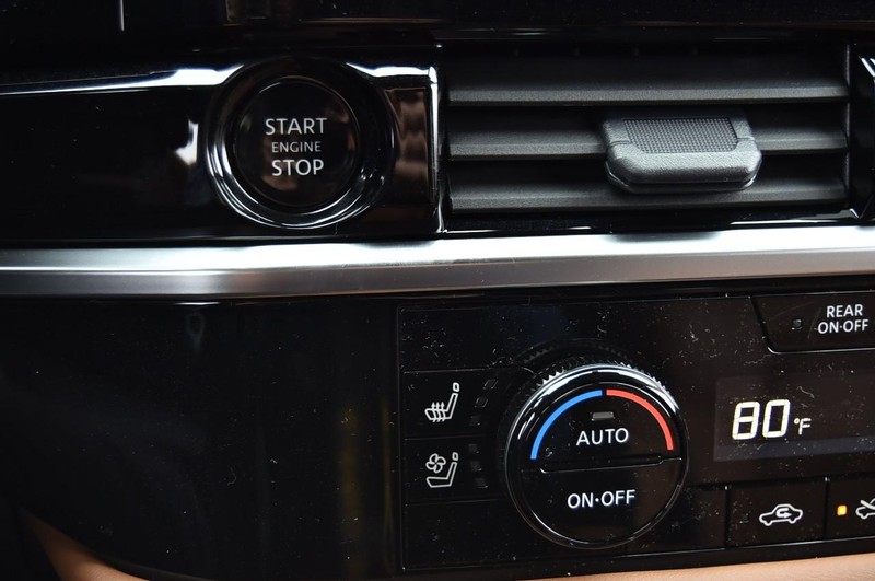 Nissan Pathfinder Vehicle Image 19