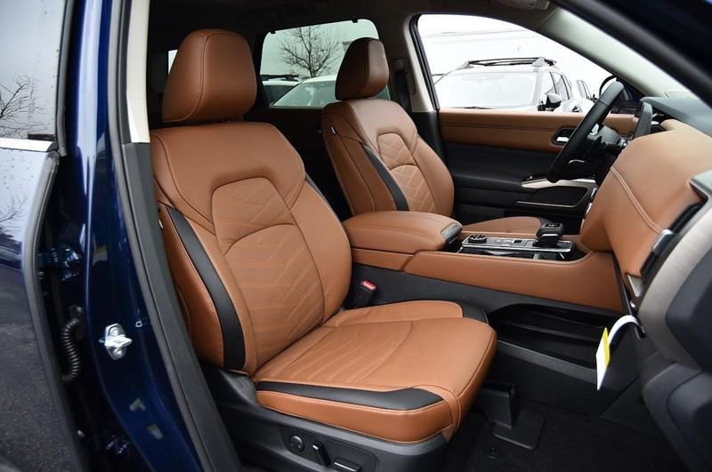 Nissan Pathfinder Vehicle Image 25