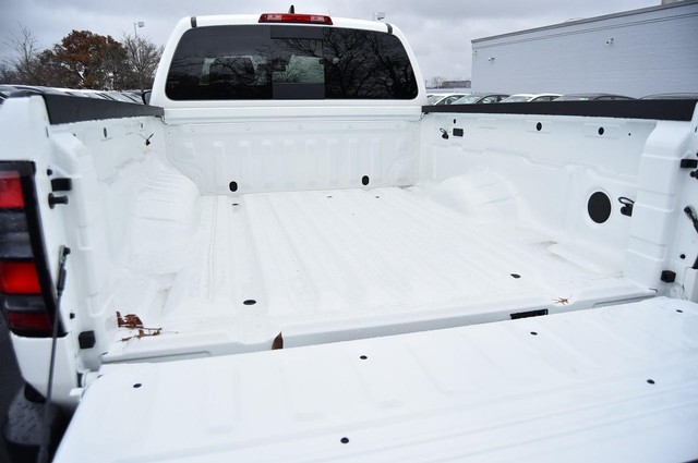 Nissan Frontier Vehicle Image 07