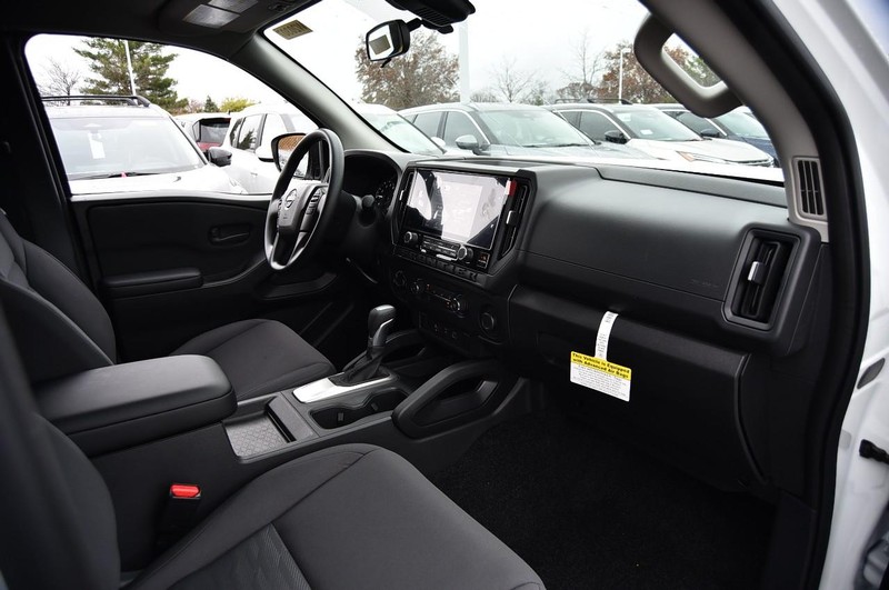 Nissan Frontier Vehicle Image 10