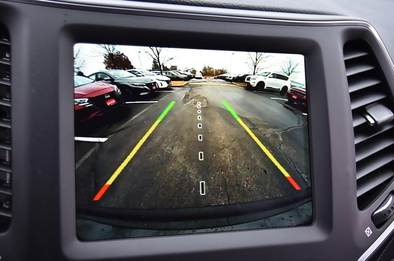 Jeep Cherokee Vehicle Full-screen Gallery Image 12