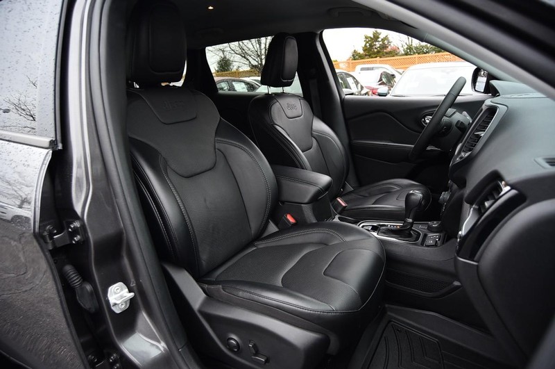 Jeep Cherokee Vehicle Full-screen Gallery Image 21