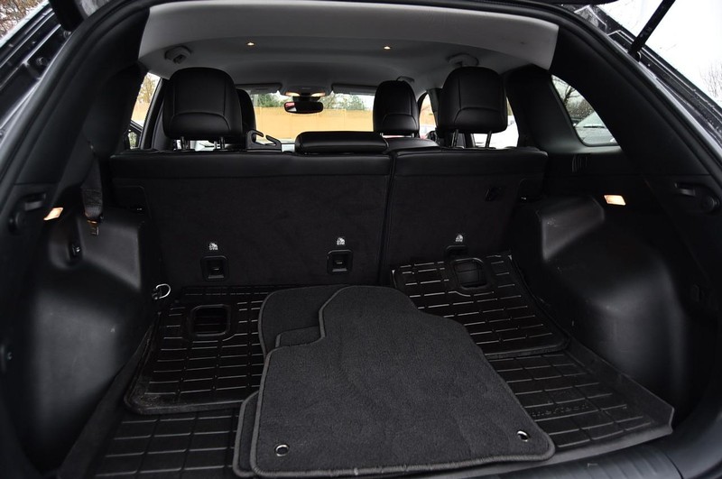 Jeep Cherokee Vehicle Full-screen Gallery Image 25