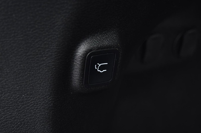 Jeep Cherokee Vehicle Full-screen Gallery Image 26