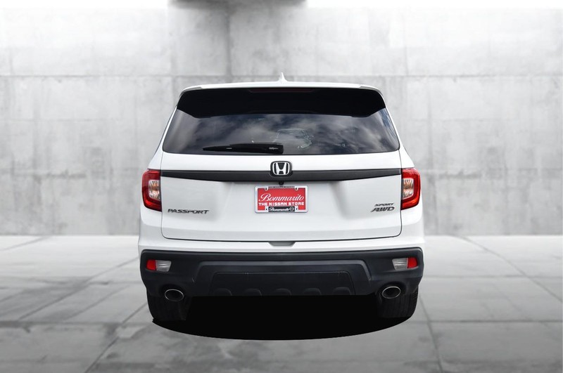 Honda Passport Vehicle Full-screen Gallery Image 06