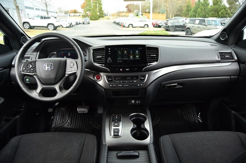 Honda Passport Vehicle Full-screen Gallery Image 07
