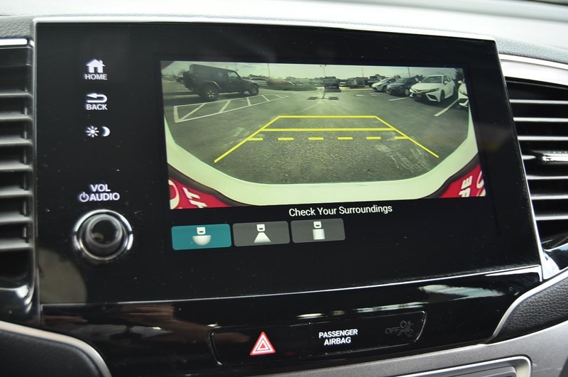 Honda Passport Vehicle Full-screen Gallery Image 12