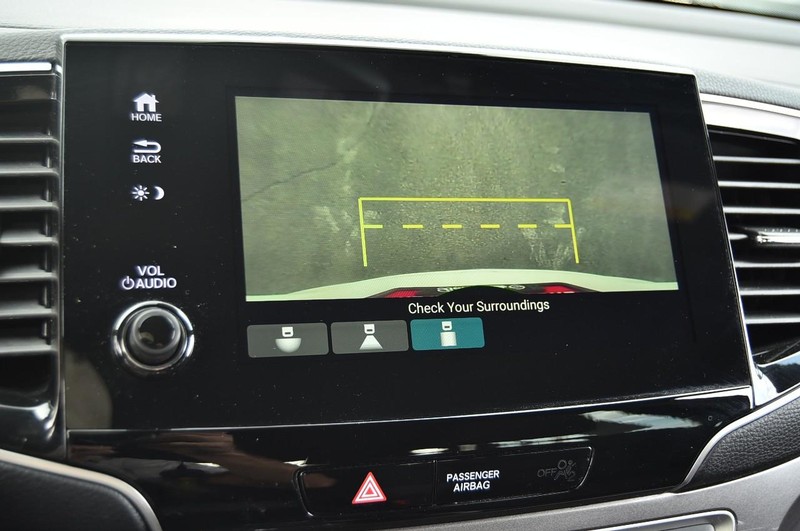 Honda Passport Vehicle Full-screen Gallery Image 13