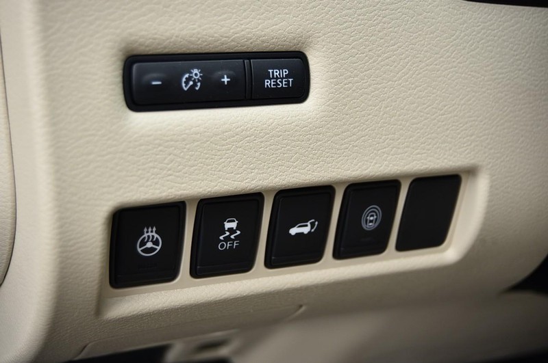 Nissan Murano Vehicle Image 13