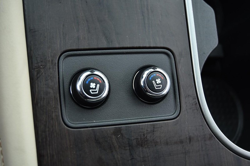 Nissan Murano Vehicle Image 22