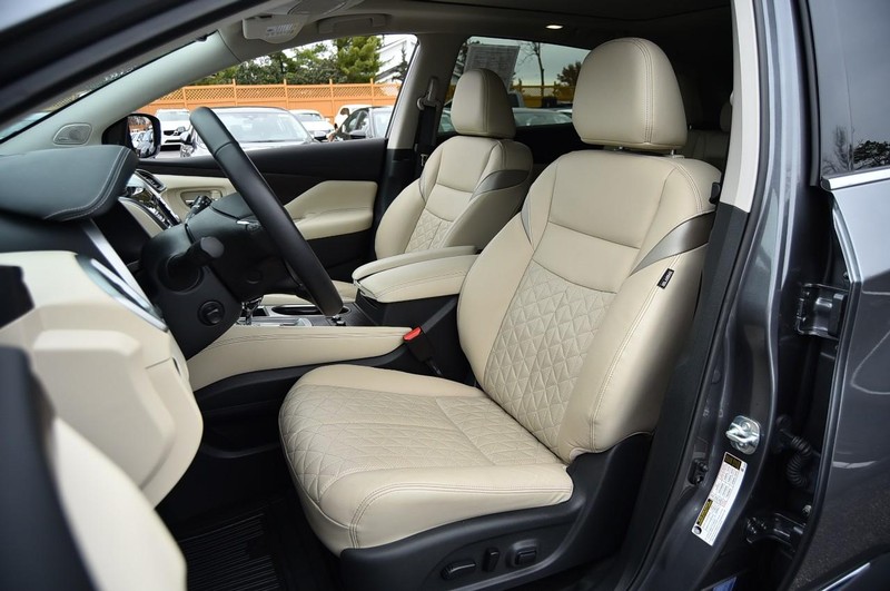 Nissan Murano Vehicle Image 24