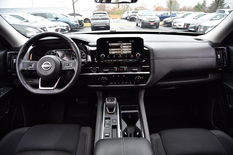 Nissan Pathfinder Vehicle Image 08