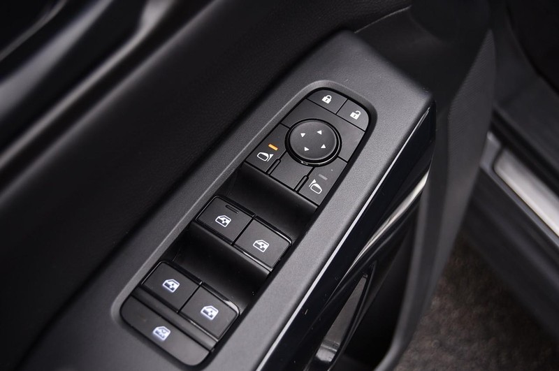 Nissan Pathfinder Vehicle Image 09