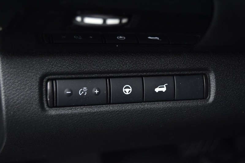Nissan Pathfinder Vehicle Image 11