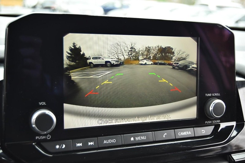 Nissan Pathfinder Vehicle Image 13