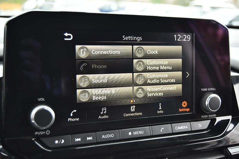 Nissan Pathfinder Vehicle Image 14