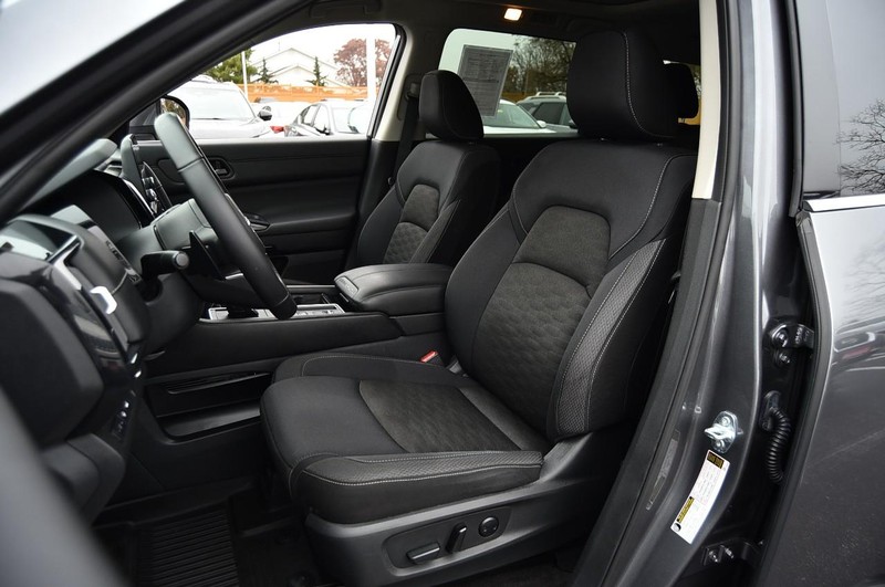 Nissan Pathfinder Vehicle Image 20