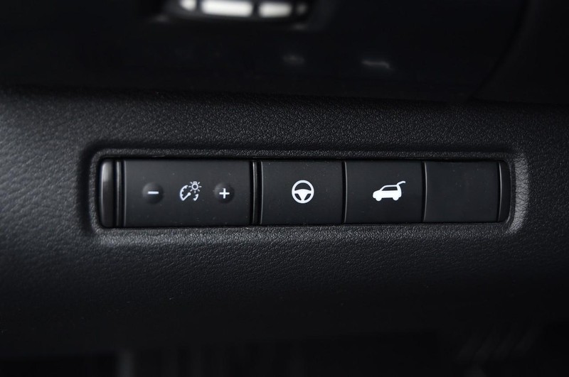 Nissan Pathfinder Vehicle Full-screen Gallery Image 11