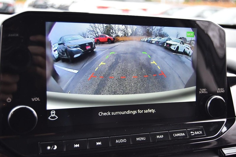 Nissan Pathfinder Vehicle Full-screen Gallery Image 15