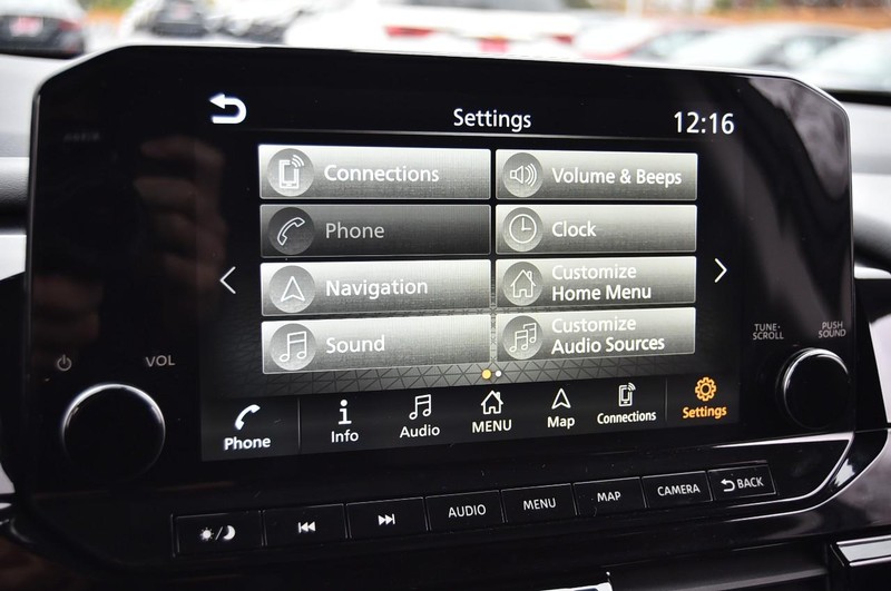 Nissan Pathfinder Vehicle Full-screen Gallery Image 17