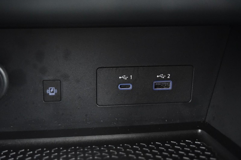 Nissan Pathfinder Vehicle Full-screen Gallery Image 20