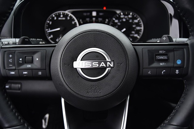 Nissan Pathfinder Vehicle Full-screen Gallery Image 22