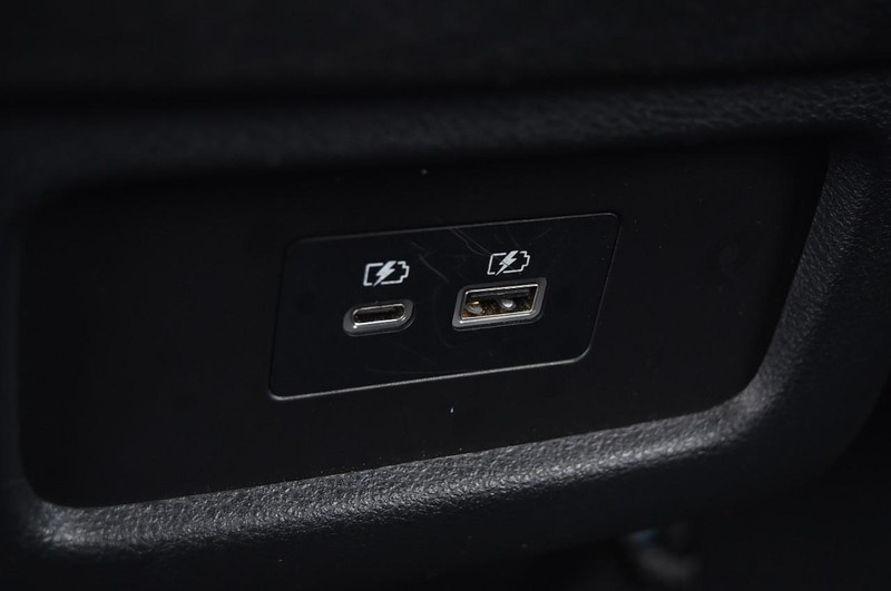 Nissan Pathfinder Vehicle Full-screen Gallery Image 27