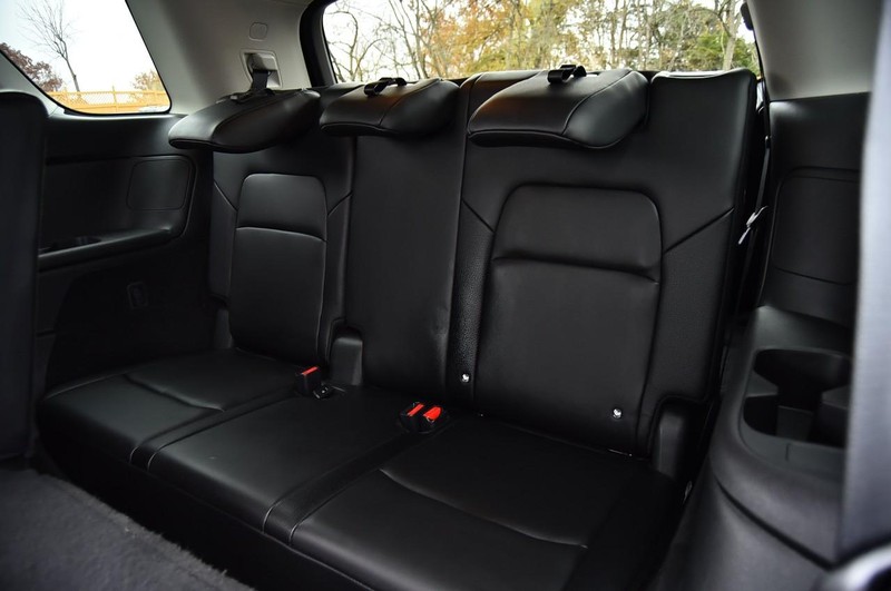 Nissan Pathfinder Vehicle Full-screen Gallery Image 28