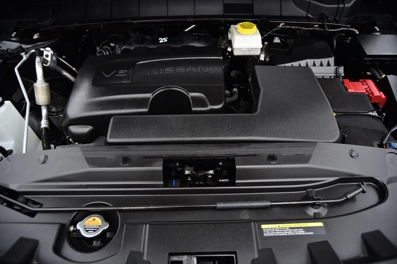 Nissan Pathfinder Vehicle Full-screen Gallery Image 31