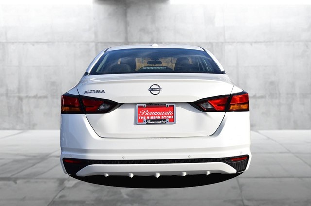 Nissan Altima Vehicle Image 06