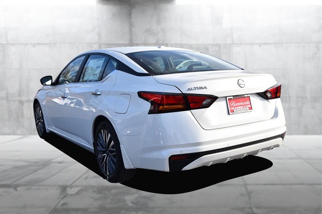 Nissan Altima Vehicle Image 07