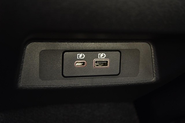 Nissan Altima Vehicle Image 22