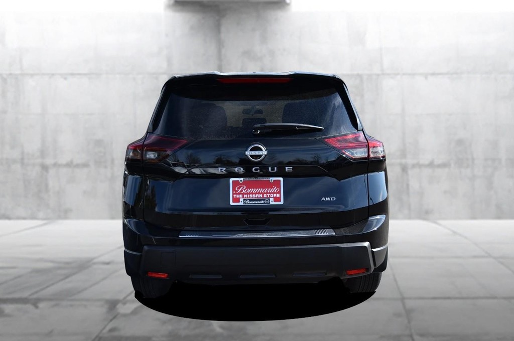 Nissan Rogue Vehicle Image 06