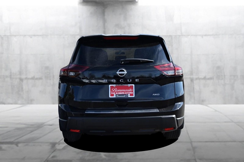 Nissan Rogue Vehicle Image 06