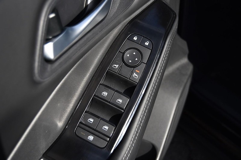 Nissan Rogue Vehicle Image 09