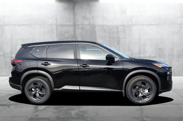 Nissan Rogue Vehicle Image 05