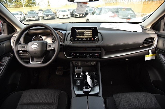 Nissan Rogue Vehicle Image 08