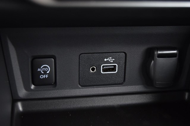 Nissan Sentra Vehicle Image 16