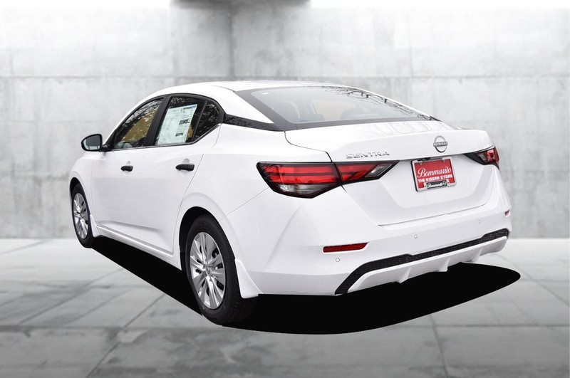 Nissan Sentra Vehicle Image 06