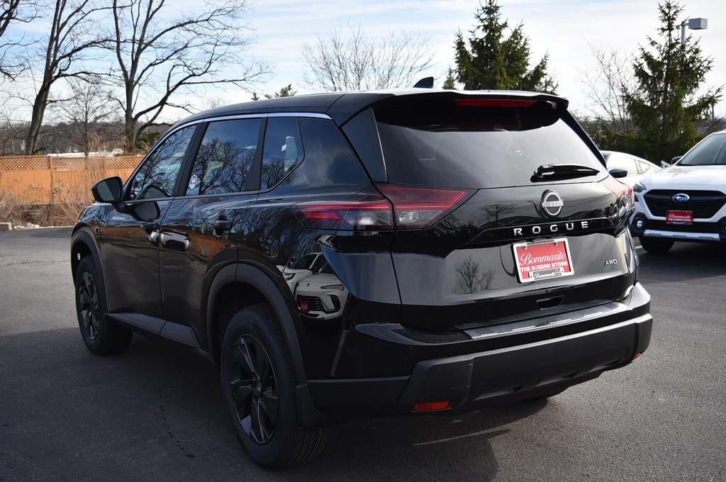 Nissan Rogue Vehicle Image 07