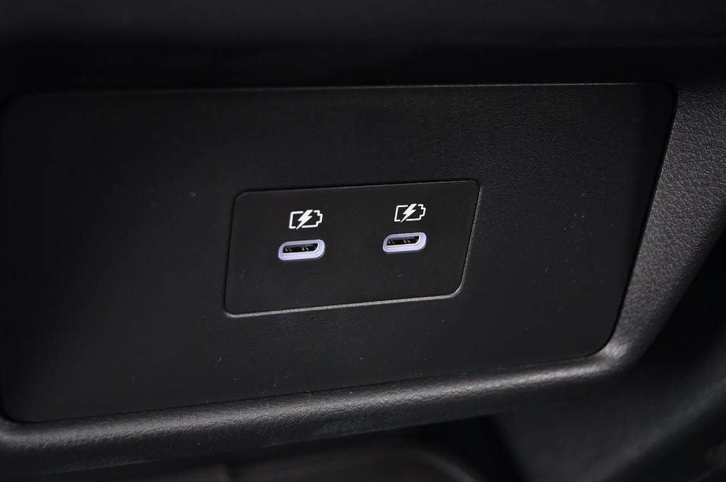 Nissan Rogue Vehicle Image 23