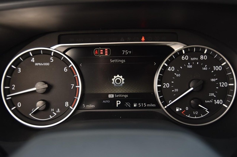 Nissan Rogue Vehicle Image 12