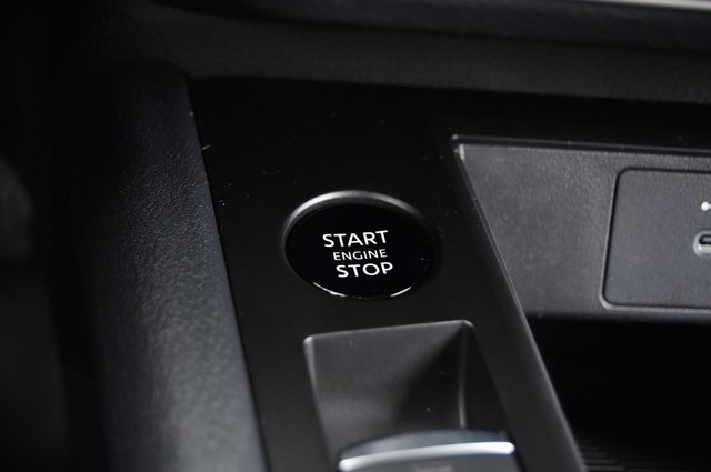 Nissan Kicks Vehicle Image 18