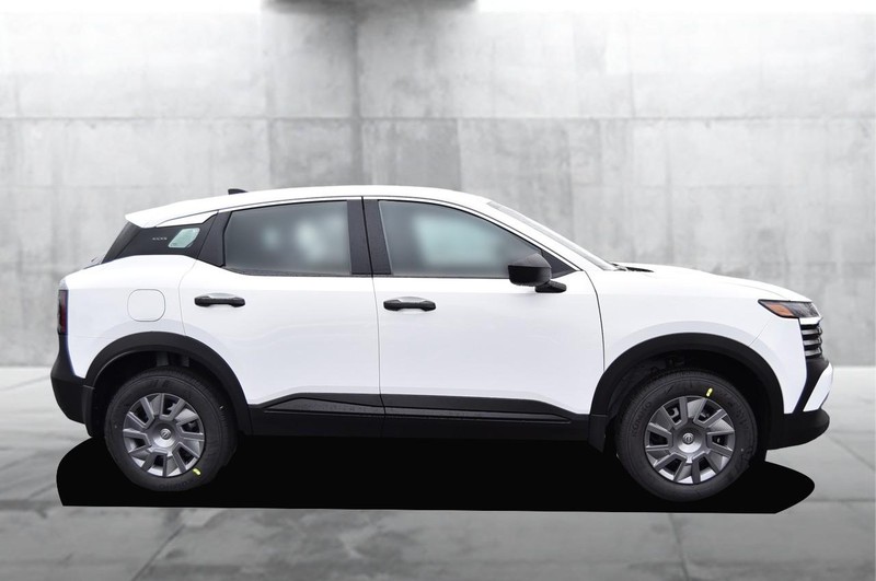 Nissan Kicks Vehicle Image 05